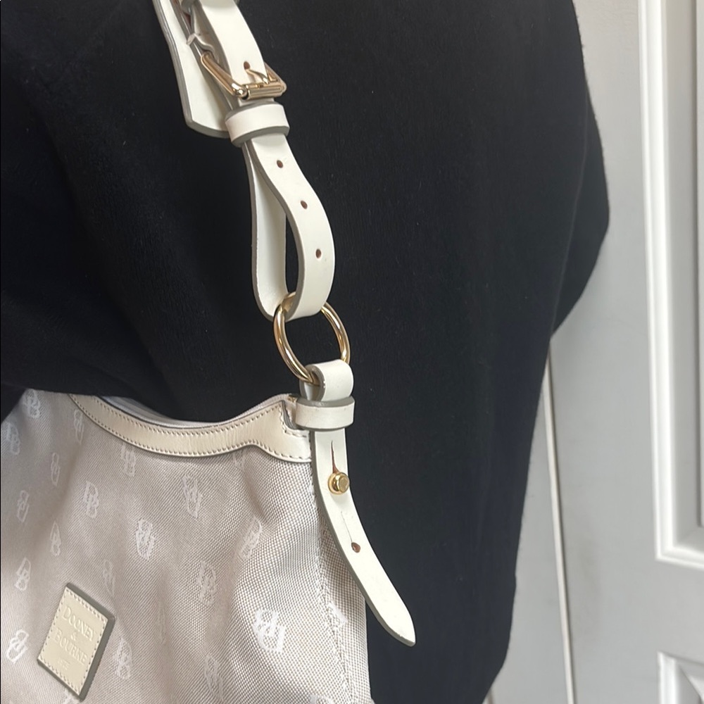 Dooney & Bourke White Shoulder Bag - Picture 13 of 13